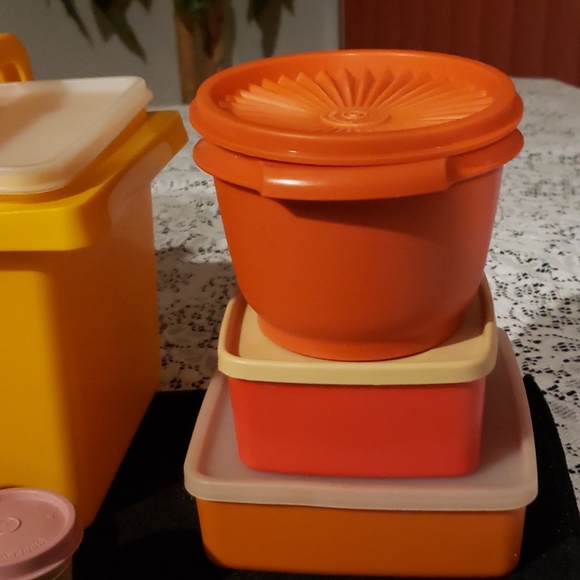 Tupperware Containers with Lids. - Picture 3 of 6